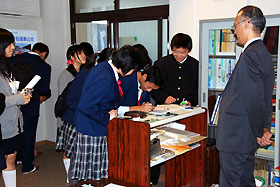 上海新中高級中学の生徒の訪問